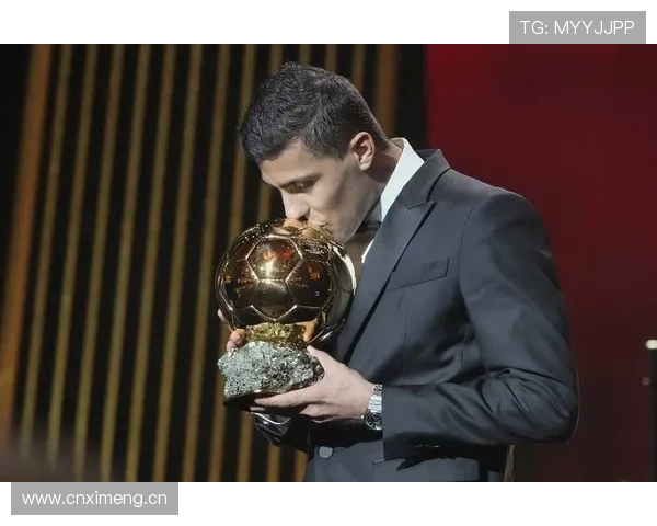 罗德里：曼城2023三冠王赛季的中场绝对基石