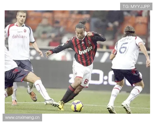 罗纳尔迪尼奥这日常也太反差了，球场上狂欢派对，家里却像隐士一样闭门不出？